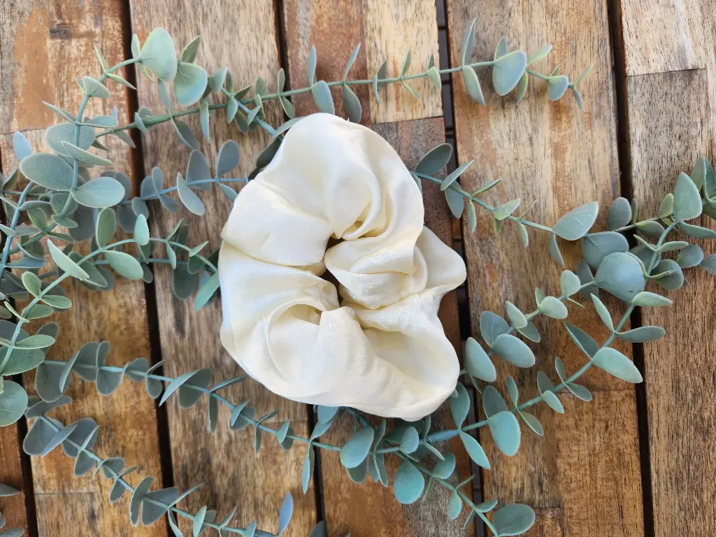 Chouchou en soie (Blanc ivoire)